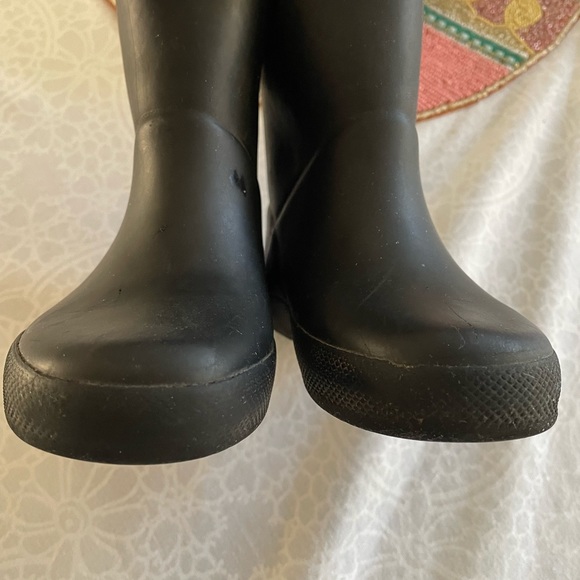 Hunter black rain boots! Size 6 - Picture 6 of 9